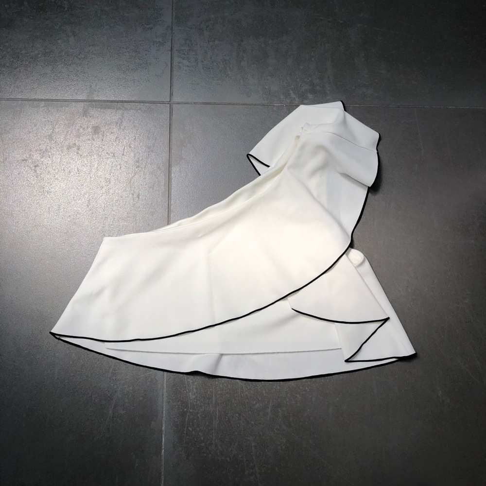 Zara one shoulder cropped top